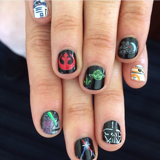 SDCC 2015 Daisy SW manicure