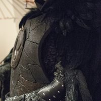 This was a fabulous translation of the stop-motion costumes of Karasu and Washi. Kubo and the Two Strings Sisters Side View at Dragon Con