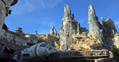 Join a Mission with Mando and Grogu on Millennium Falcon Smuggler’s Run